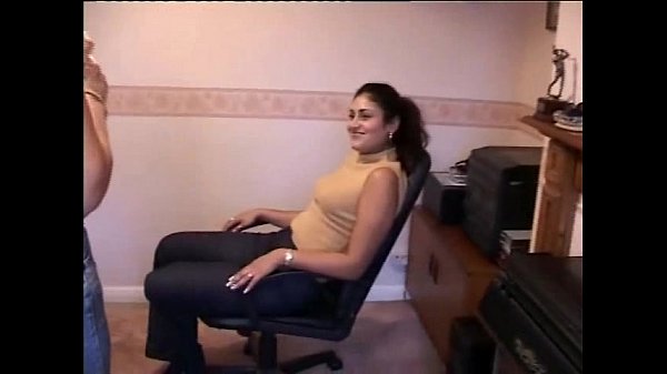 Cewek India Malvina Sama Cewek Inggris Lisa Saling Jilat Memek Basah Kencang Part 3
