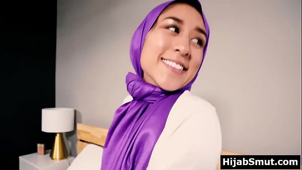 Gadis Arab Berhijab Mainin Kontol Tanpa Izin Orang Tua