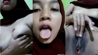 Cewek Berhijab Buka Baju, Lanjut Colmek Sampe Basah.