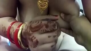Video Malam Pertama Istri Seksi, Aksi Panas Di Ranjang.