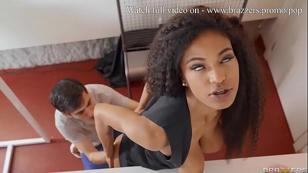Tonton Langsung Tina Fire Di Brazzers: Crot Di Popcorn, Ngentot Anal, Dan Jilat Memek Sambil Nonton Film.