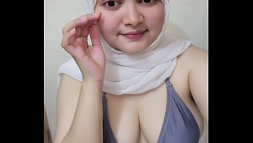 Hari-hari Pertama Goyang Twerk Sambil Pakai Hijab, Bikin Makin Panas Dan Basah.