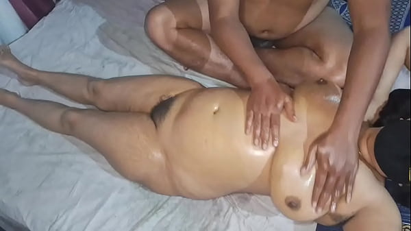 Desi Indian Bhabhi Pijat Bugil Panas Banget