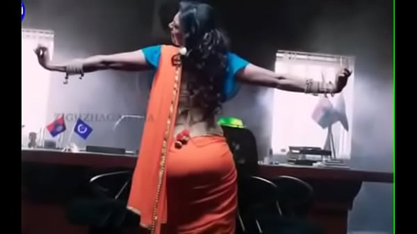 Desi Pantat Montok Dibungkus Saree, Siap Digoyang-goyangin.