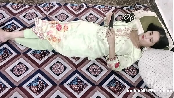 Cewek India Nonton Bokep Di Hp, Digebukin Sama Kakak Tiri Sampe Meringis