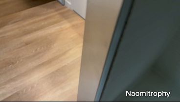 Liburan Seru Sama Kakak Tiri – Naomi Noel, Ngewe Di Kamar Hotel.