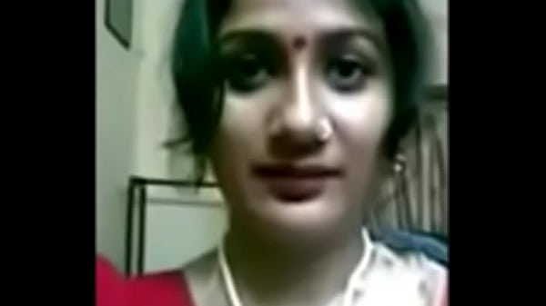Desi Istri Bengali Montok, Susu Gede Goyang-goyang Siap Digarap.