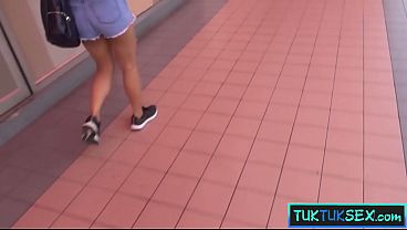 Gadis Thailand Amatir Diangkut Pakai Tuk Tuk, Digiring Ke Hotel Buat Ngewe.