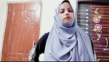 Desi Mamah Tiri Hijabnya Basah Kena Nafsu, Ngewe Sama Anak Tiri Sendiri