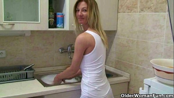 Ibu Buat Video Coli Di Rumah, Bikin Ngilu Sendiri.