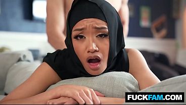 Hijabi Dikenalkan Ke Budaya Amerika, Jade Kimiko Dirobek Parker Ambrose