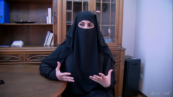 Kesepakatan Abad Ini Dan Ciuman Ngentot Dari Pelacur Berhijab Arab Untuk Menutupnya – Lilimissarab
