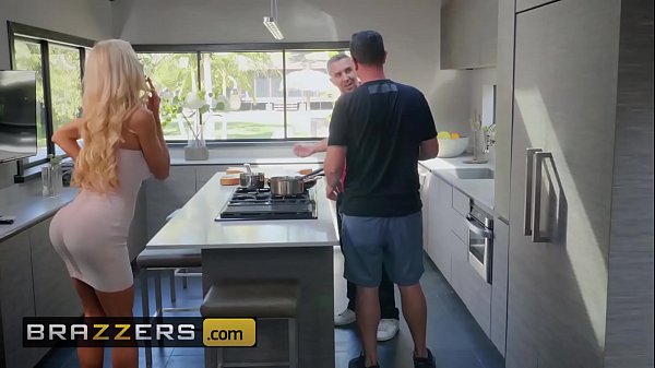 Cerita Istri Sejati – (courtney Taylor, Keiran Lee) – Courtney Bantuin Suami Biar Kenceng – Brazzers