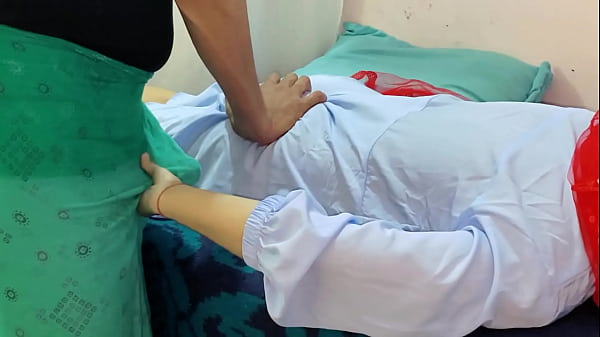 Malkin Ngatur Biar Pelayannya Ngewe Pakai Suara Sex Hindi.