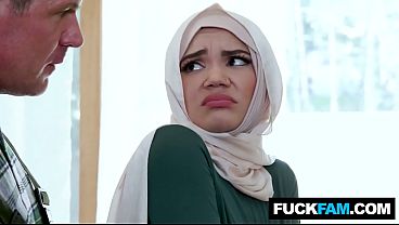 Gila! Cewek Hijab Manis Nge-blow Pipa Plumber Naudi Nala & Jason Sarcinelli, Pertama Kali Nih!