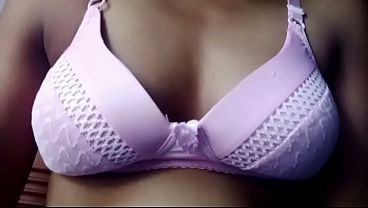 Malam Ini, Gadis India Super Panas Siap Bikin Tubuhmu Meleleh