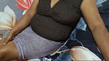 Libido Tinggi, Ibu Tiri Asia Lagi Liburan, Siap Digoda Di Pantai.