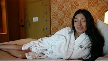 Step Sis Montok Latin Ketahuan Bugil, Pengen Ngewe – Cami Strella X Lev Lieben